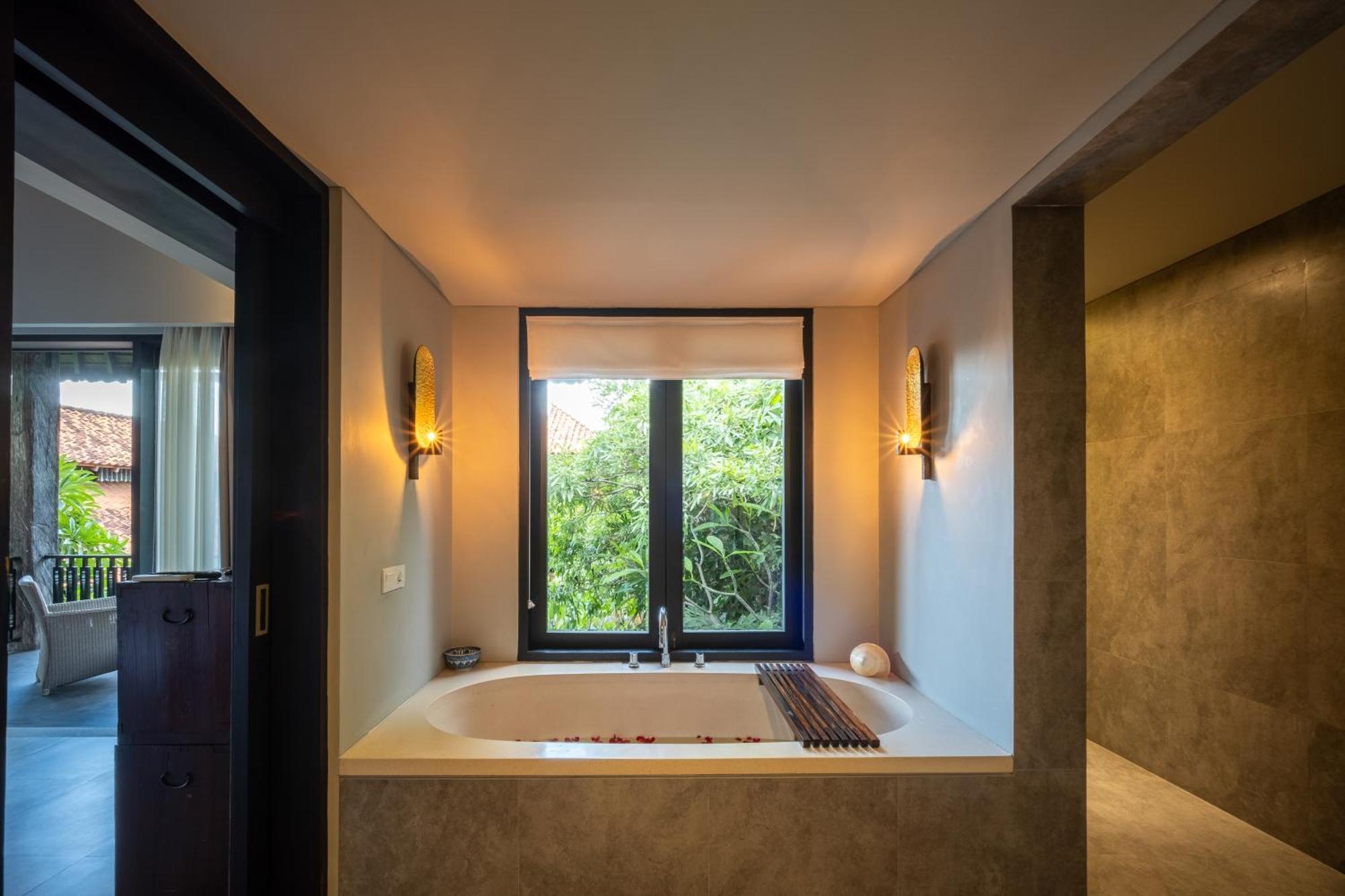 Villa De Suma - Fully Staffed Luxury Villa, Walk To The Beach! Seminyak  Exterior photo